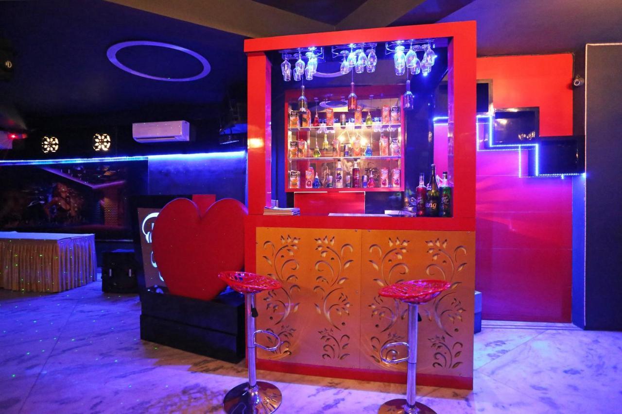 Oyo 3202 Hotel Gayatri Residency Agra  Zewnętrze zdjęcie
