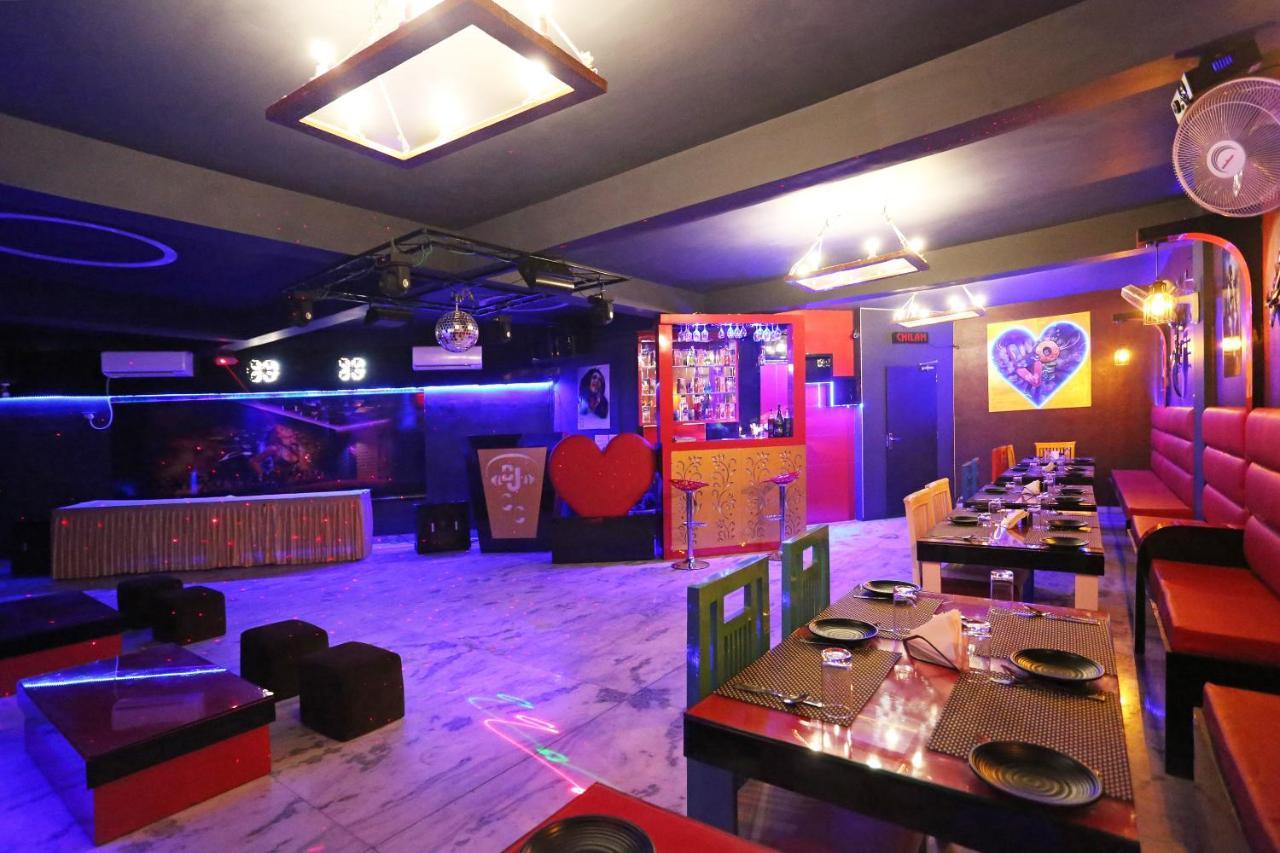 Oyo 3202 Hotel Gayatri Residency Agra  Zewnętrze zdjęcie