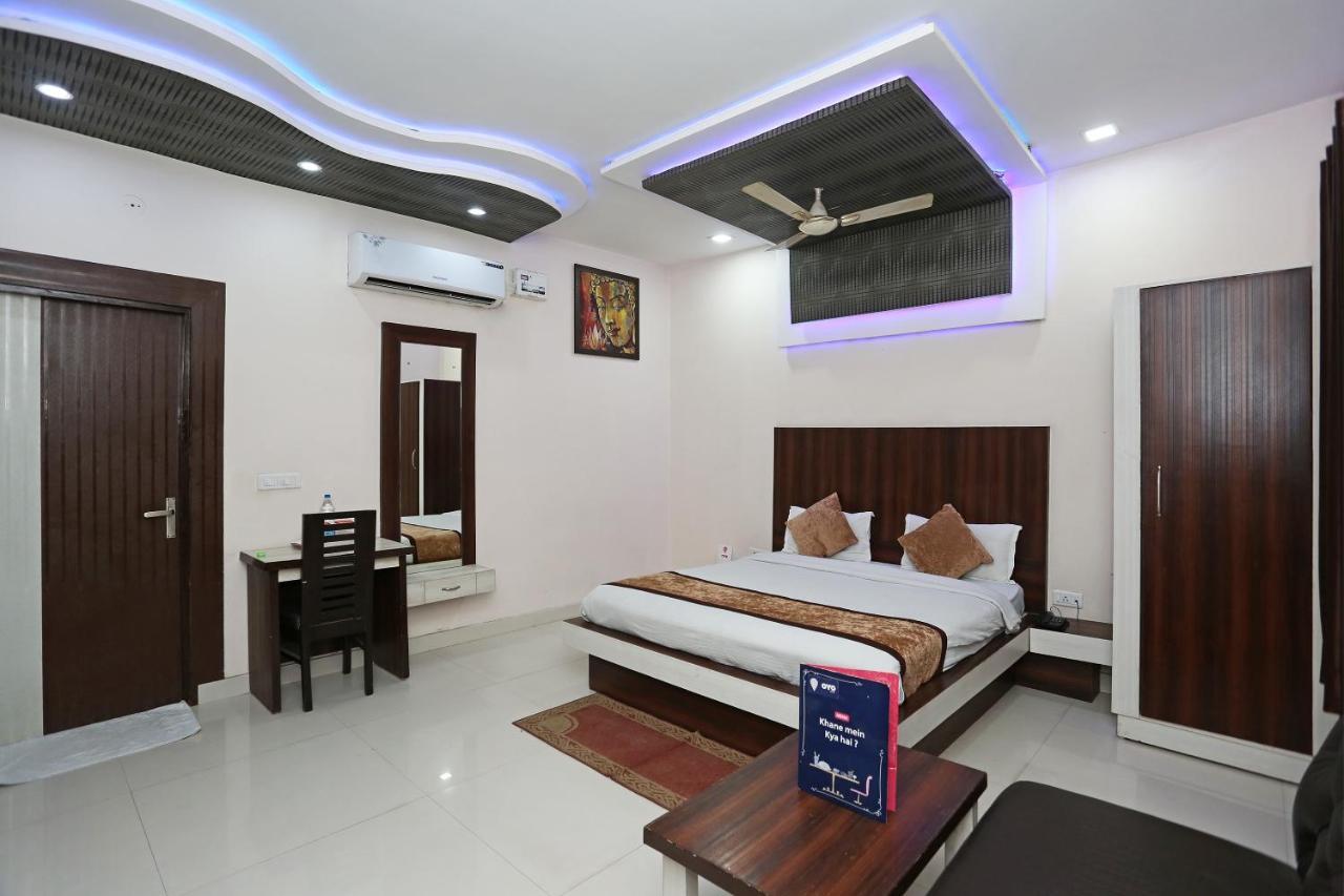 Oyo 3202 Hotel Gayatri Residency Agra  Zewnętrze zdjęcie