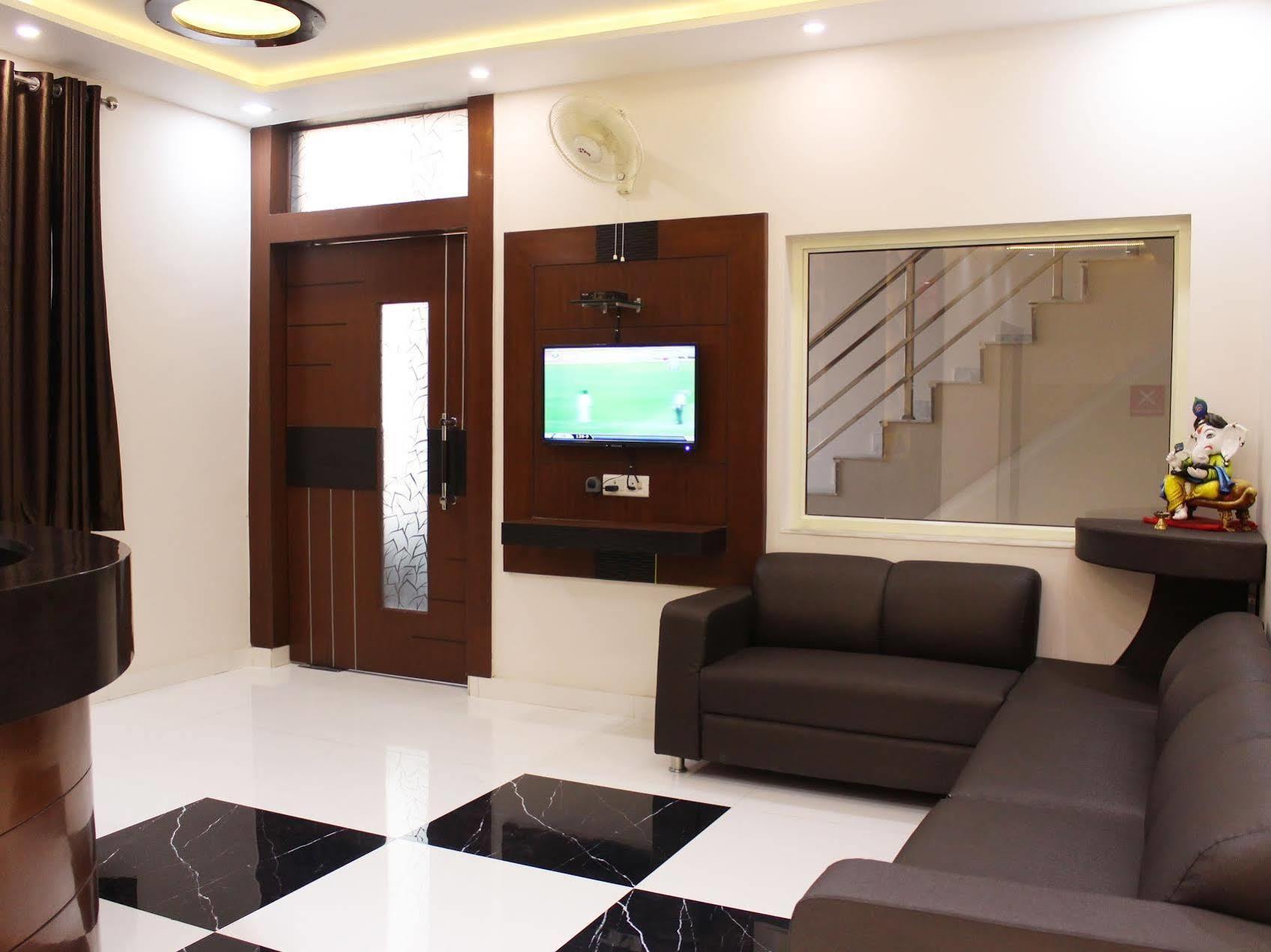 Oyo 3202 Hotel Gayatri Residency Agra  Zewnętrze zdjęcie