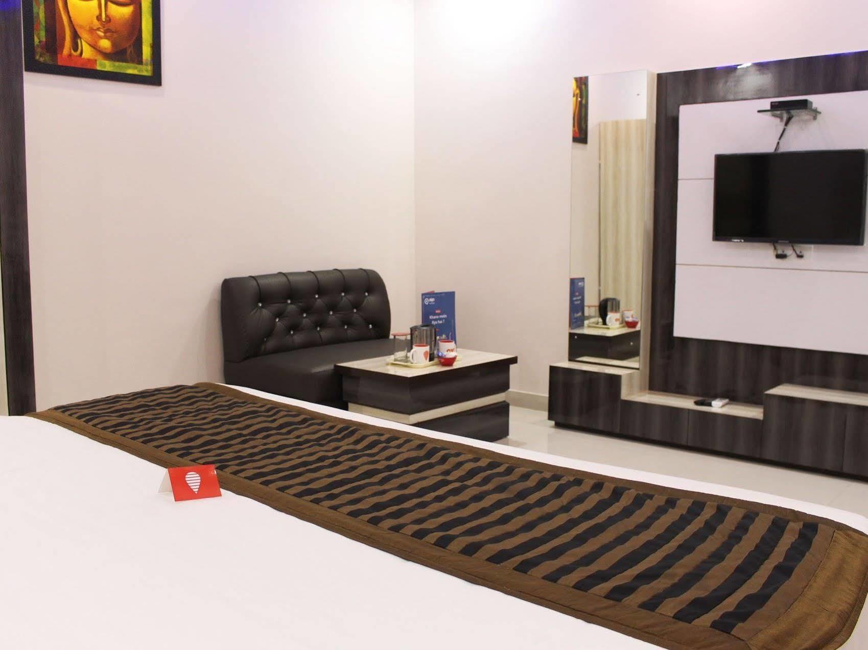 Oyo 3202 Hotel Gayatri Residency Agra  Zewnętrze zdjęcie